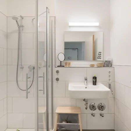 Limehome Nikolaus-leis-strasse טרייר