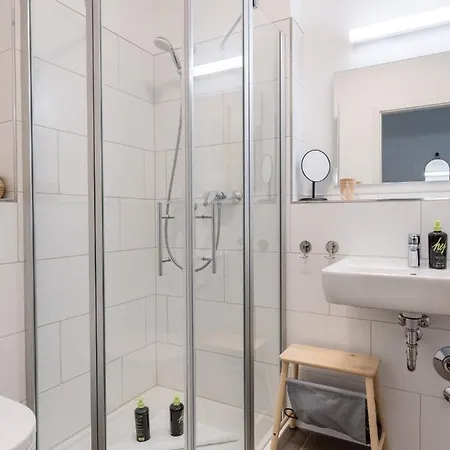 Limehome Nikolaus-leis-strasse מלון דירות